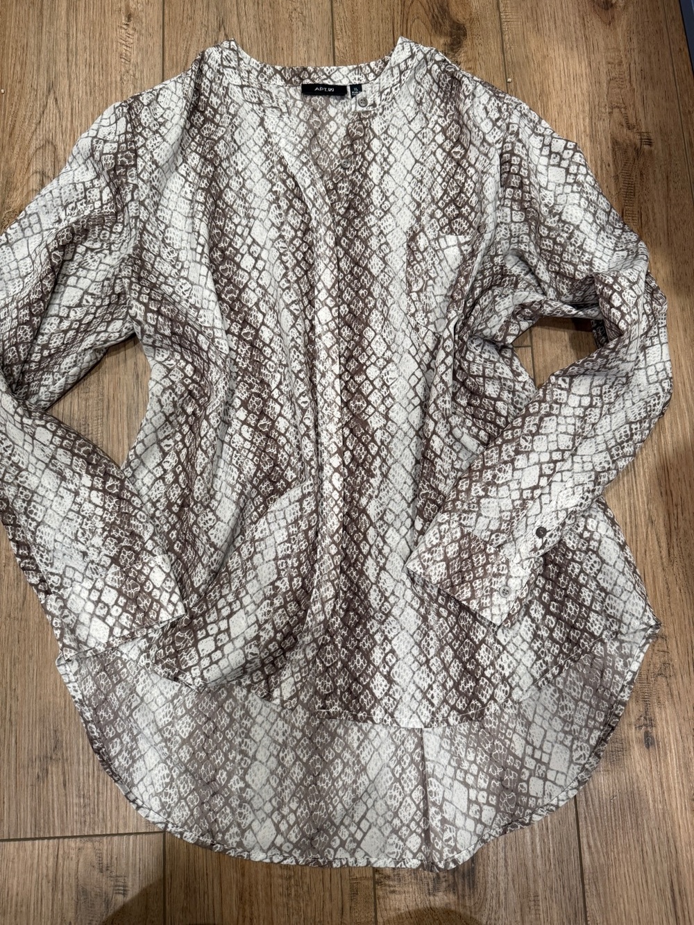 Apt. 9 snakeskin top
